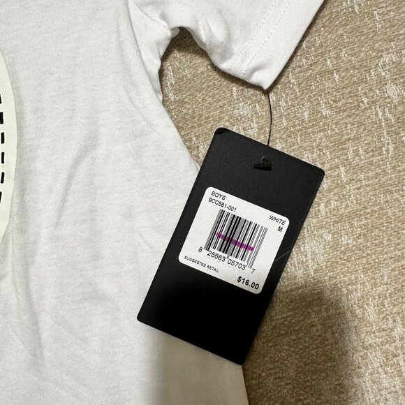 Chuck Taylor Converse All Star NWT Size M (10-12 yrs) White Graphic Logo T-Shirt - Picture 5 of 6